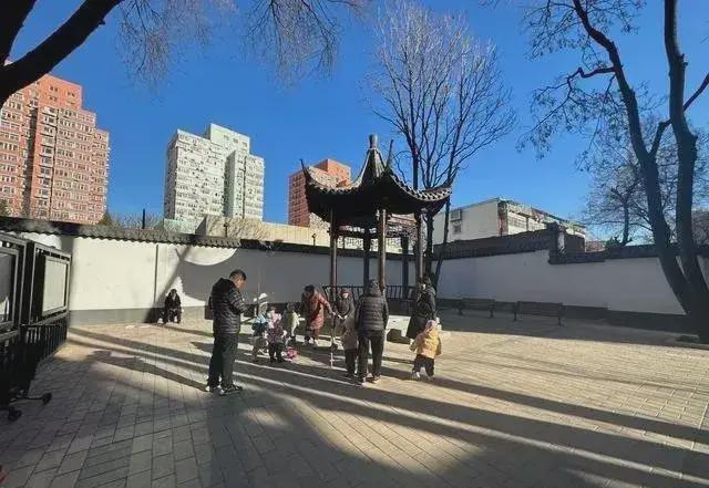 乱建居民想提升小区环境的愿望实现了k8凯发入口拆除700平方米私搭(图3)