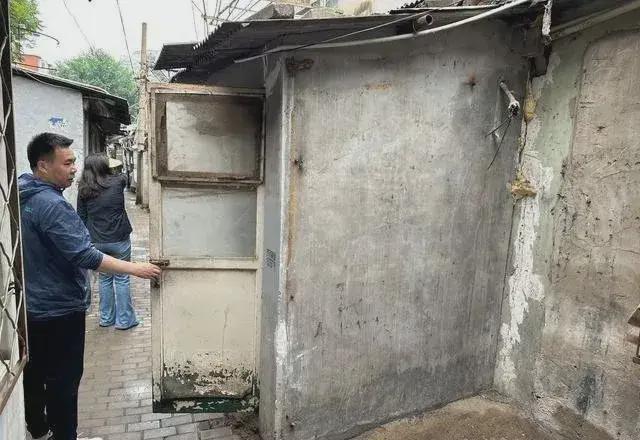 乱建居民想提升小区环境的愿望实现了k8凯发入口拆除700平方米私搭(图2)